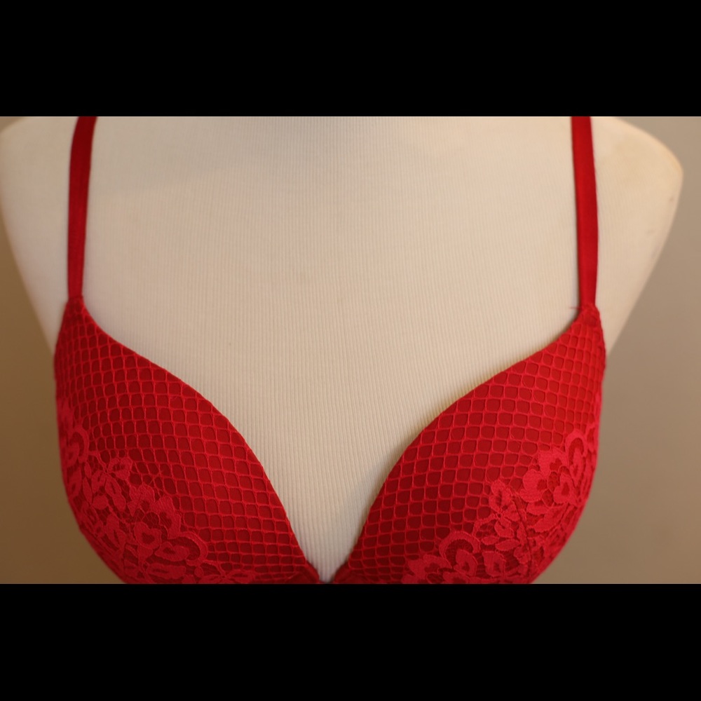 Victoria Secret Bra - Picture 7 of 8